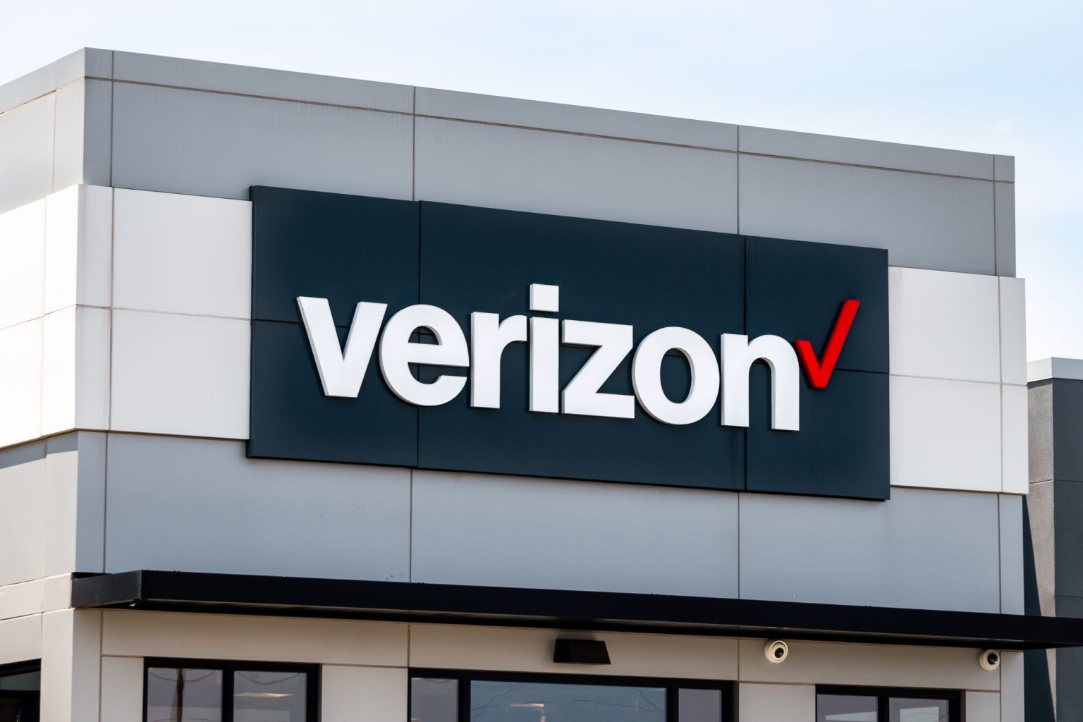 Is Verizon Class Action Settlement 2025 Email Legit or Scam? What You